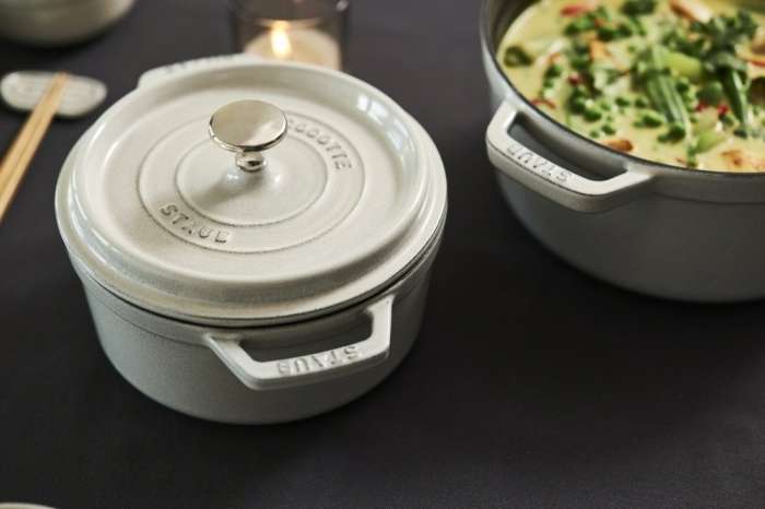 Кокот круглый, 26 см, 5,25 л, белый трюфель STAUB 11026107