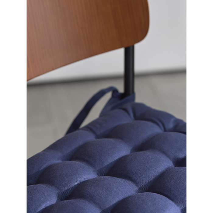 Подушка на стул из хлопка темно-синего цвета из коллекции essential, 40х40 см Tkano TK24-CP0004