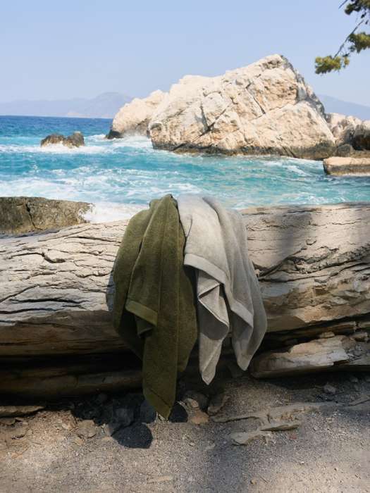 Полотенце банное бежево-серого цвета из коллекции essential, 90х150 см Tkano TK25-BT0004