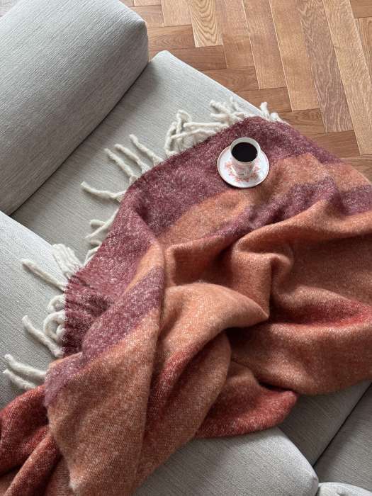 Плед мохеровый over horizon терракотового цвета из коллекции trendy ruffles, 130х180 см Tkano TK25-TH0009