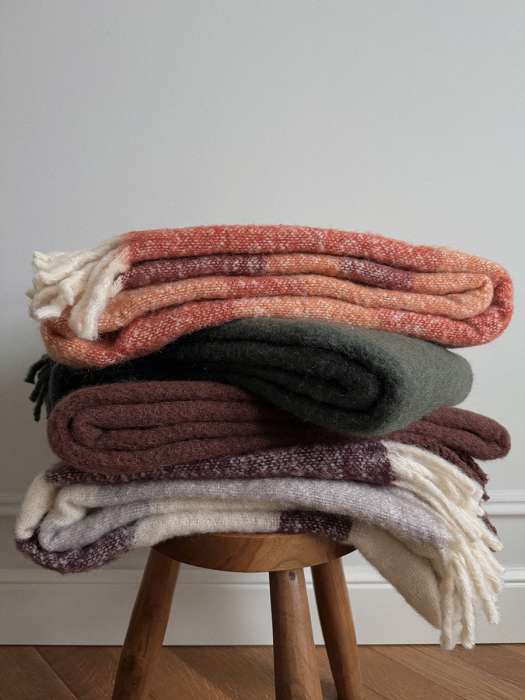 Плед мохеровый over horizon терракотового цвета из коллекции trendy ruffles, 130х180 см Tkano TK25-TH0009