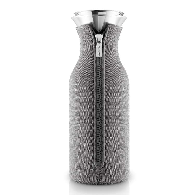Графин fridge в неопреновом текстурном чехле, 1 л, темно-серый Eva Solo 567973
