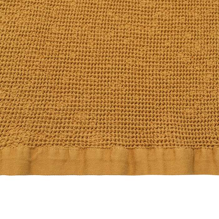 Полотенце банное из умягченной вафли цвета охры из коллекции essential, 70x140 см Tkano TK25-BT0008