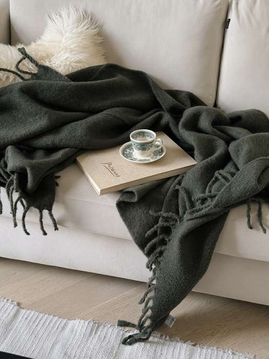 Плед мохеровый хвойно-зеленого цвета из коллекции essential, 130х180 см Tkano TK25-TH0011