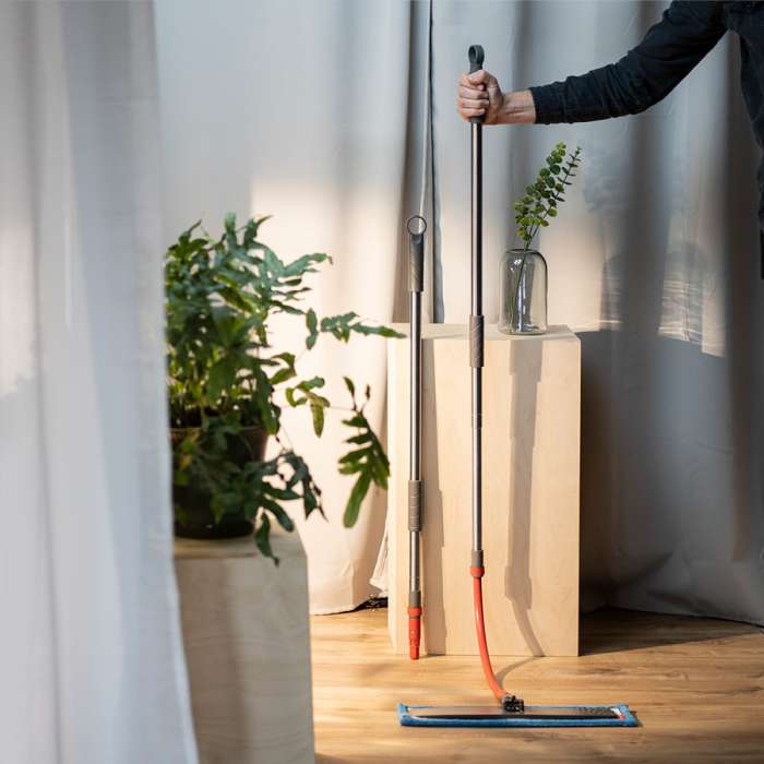 Швабра для мытья пола с телескопической ручкой 160 см, гибкой штангой 40 см и насадкой NORDIC STREAM 15360
