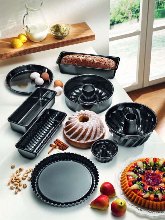 Форма для выпечки  PROFIBÄCKER  8см д26см  со съемным дном RIESS 0494-022