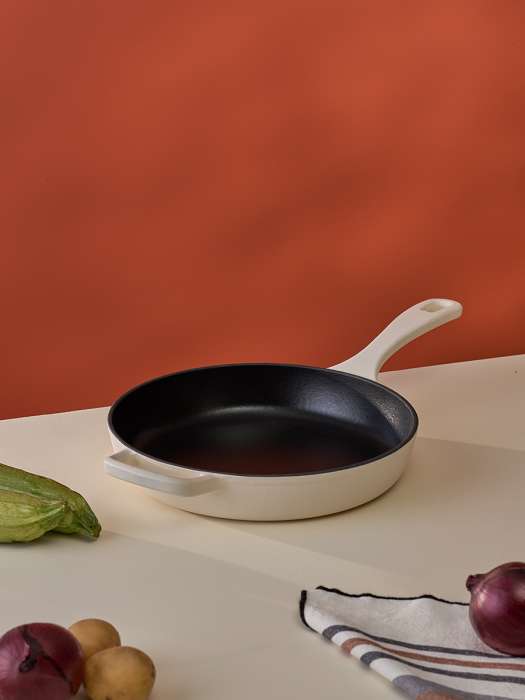 Сковорода чугунная D26 см из коллекции "Шеффилд", молочная Liberty Jones LJ0000570