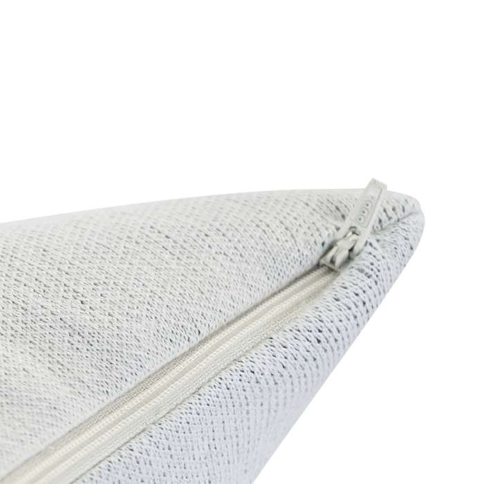 Подушка вязаная с новогодним рисунком Лыжники из коллекции new year essential, 45x45 см Tkano TK26-CU0010
