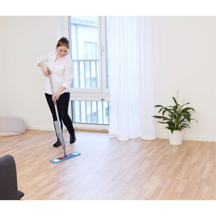 Швабра для мытья пола с распылителем, телескопической ручкой 130 см и насадкой NORDIC STREAM 15343