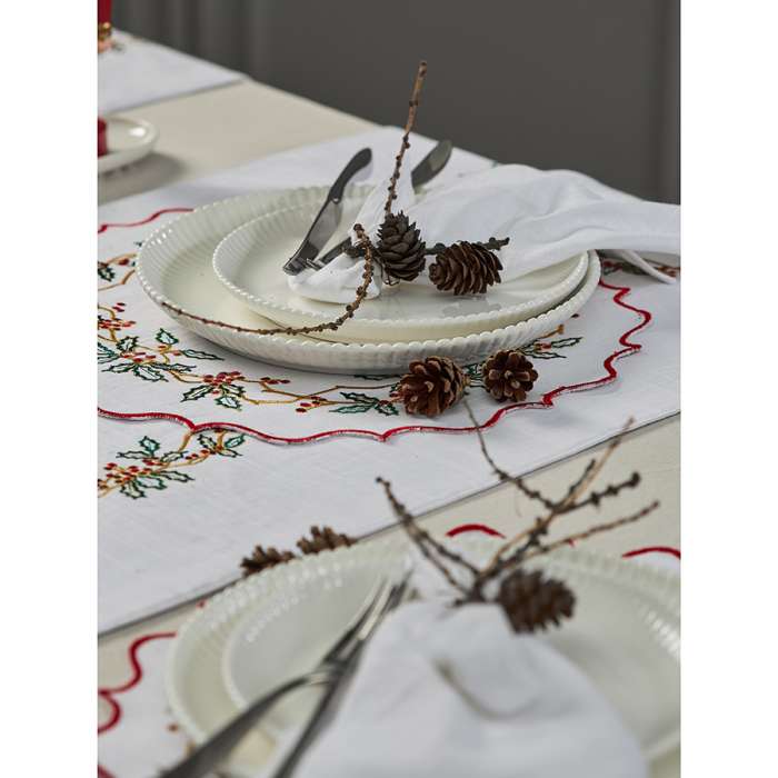 Дорожка на стол Festive wreath из коллекции New Year Essential, 45х150 см Tkano TK24-TR0007