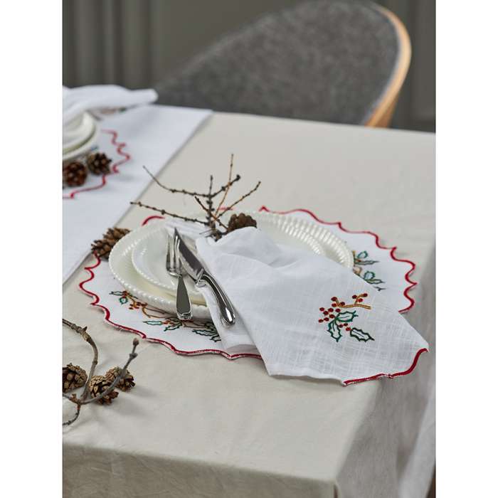 Дорожка на стол Festive wreath из коллекции New Year Essential, 45х150 см Tkano TK24-TR0007