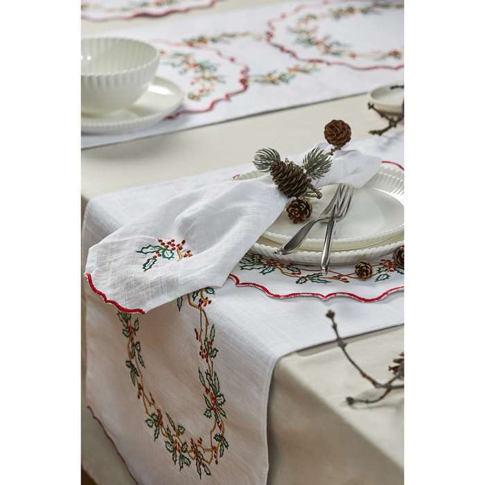 Дорожка на стол Festive wreath из коллекции New Year Essential, 45х150 см Tkano TK24-TR0007
