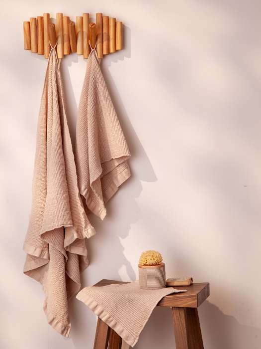 Полотенце для рук из умягченной вафли кремового цвета из коллекции essential, 50x90 см Tkano TK25-HT0005