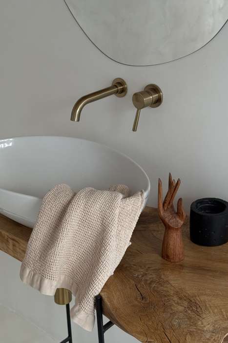 Полотенце для рук из умягченной вафли кремового цвета из коллекции essential, 50x90 см Tkano TK25-HT0005