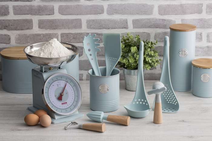 Емкость для хранения пасты living 2,5 л голубая Typhoon 1401.742V