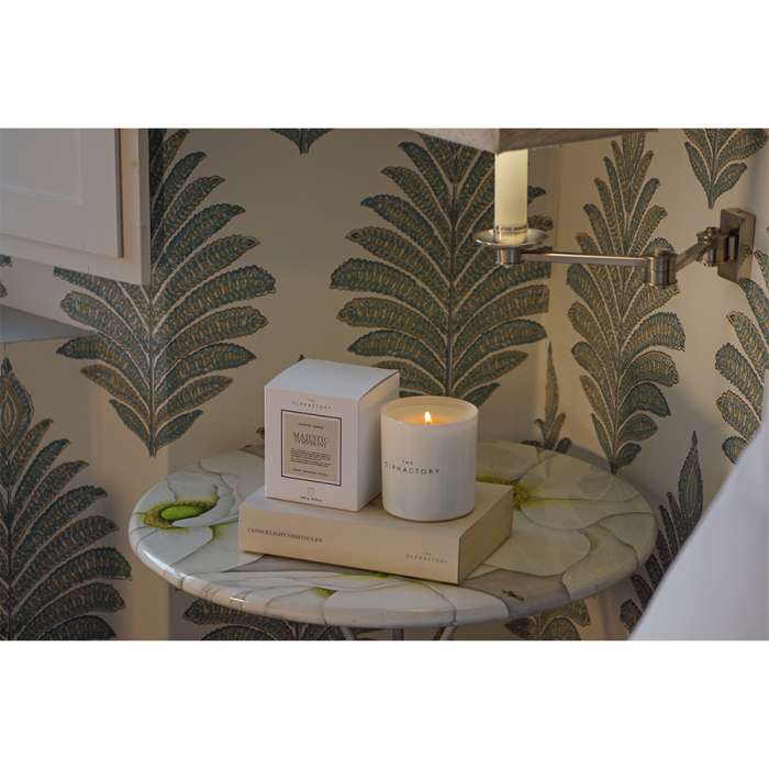 Свеча ароматическая the olphactory, white insignia, majestic symphony, 60 ч Ambientair VV060MSWTO