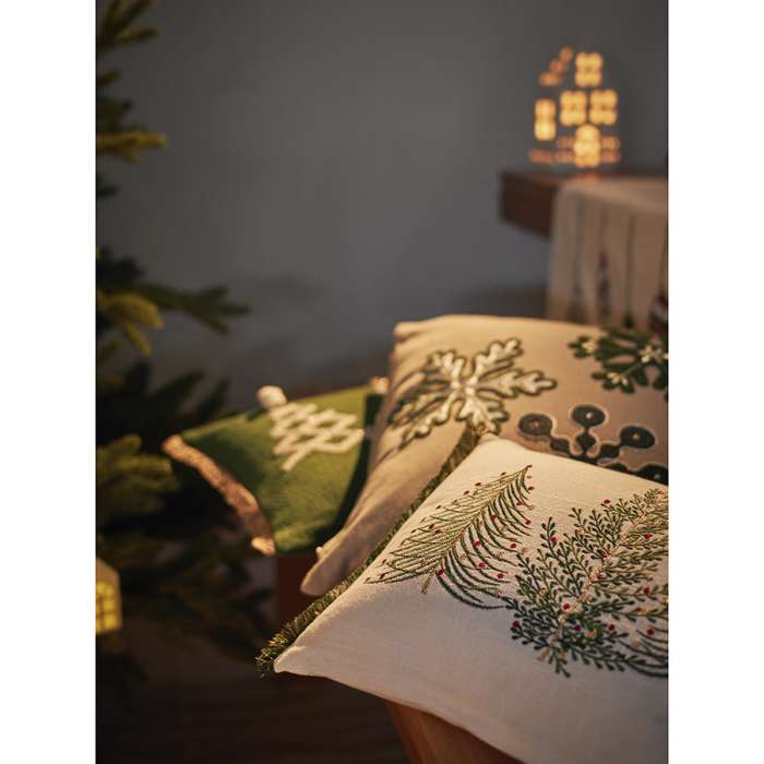 Подушка декоративная с аппликацией christmas tree из коллекции new year essential, 30х50см Tkano TK23-CU0017