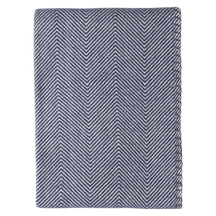 Плед из шерсти мериноса темно-синего цвета из коллекции Essential, 130х180 см TKANO TK23-TH0001