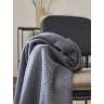 Плед из шерсти мериноса темно-синего цвета из коллекции Essential, 130х180 см TKANO TK23-TH0001