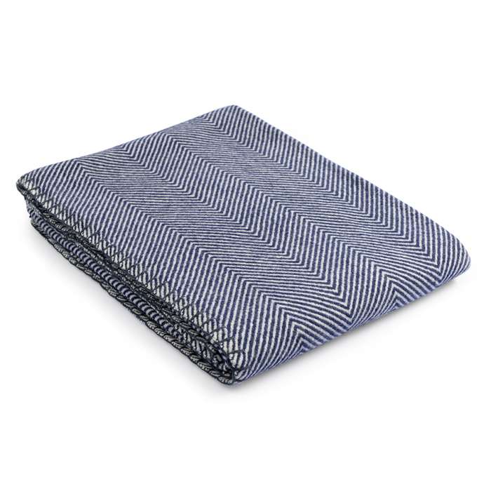 Плед из шерсти мериноса темно-синего цвета из коллекции Essential, 130х180 см TKANO TK23-TH0001