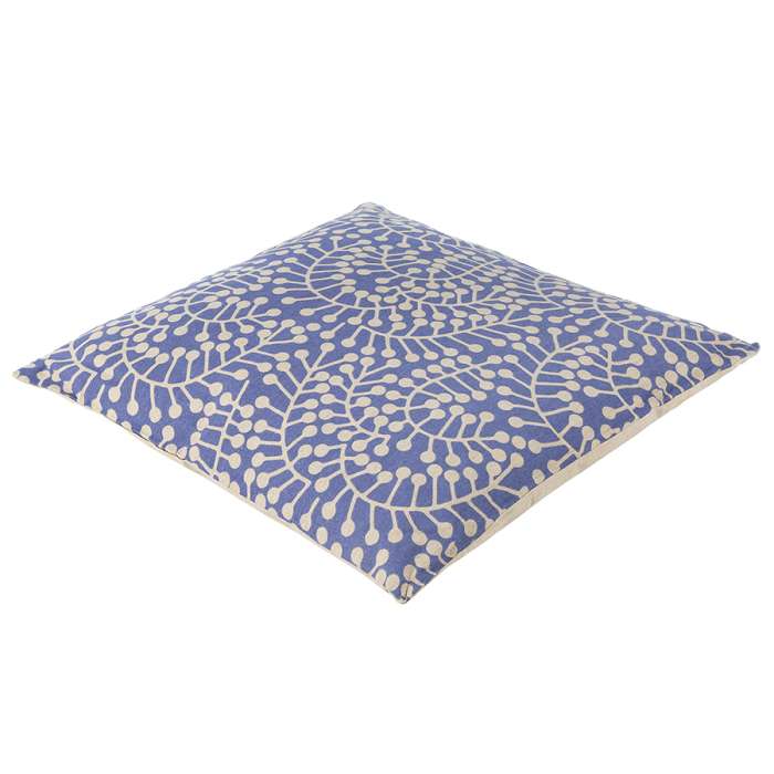 Подушка декоративная фиолетового цвета с принтом Спелая Смородина из коллекции scandinavian touch, 45х45 см Tkano TK22-CU0002