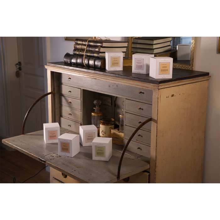 Свеча ароматическая the olphactory, white insignia, musk silhouette, 60 ч Ambientair VV060MHWTO