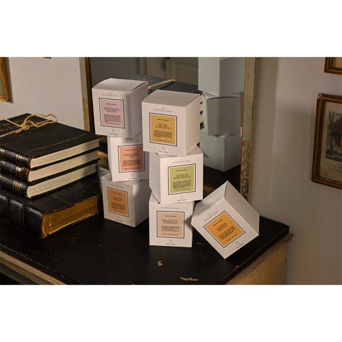 Свеча ароматическая the olphactory, white insignia, musk silhouette, 60 ч Ambientair VV060MHWTO