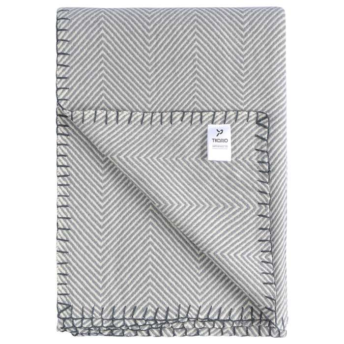 Плед из шерсти мериноса серого цвета из коллекции Essential, 130х180 см TKANO TK23-TH0002