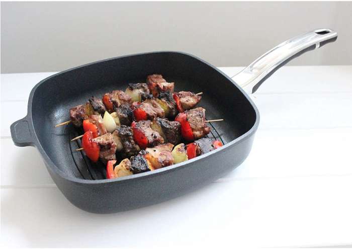 Сковорода-гриль квадратная с несъемной ручкой BAF Gigant Newline 26x26 см 5001 16 26 0