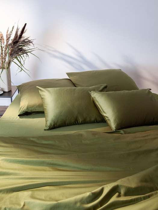 Комплект постельного белья из премиального сатина оливкового цвета из коллекции essential, 200х220 с Tkano TK25-DC0002