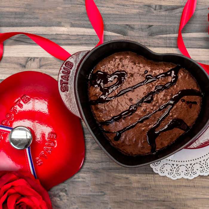 Кокот "Сердце" 20 см, 1.75 л вишневый STAUB 1100006