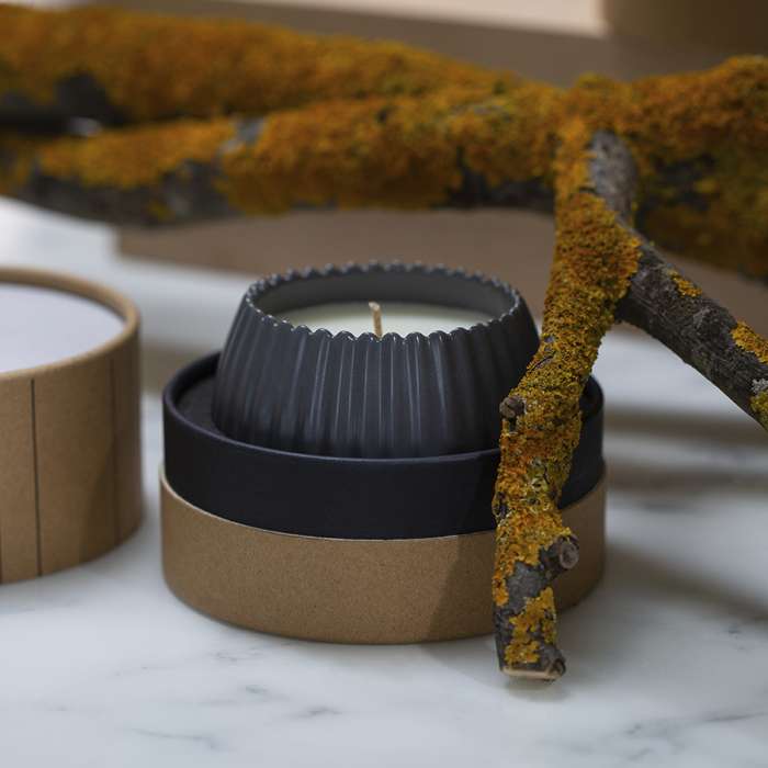 Свеча ароматическая vetiver & black cypress из коллекции edge, серый, 30 ч Tkano TK23-ARO0029