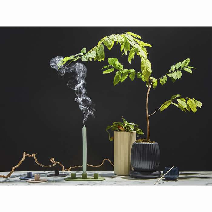 Подсвечник из каменной керамики темно-синего цвета из коллекции essential Tkano TK23-DEC-CNH0001