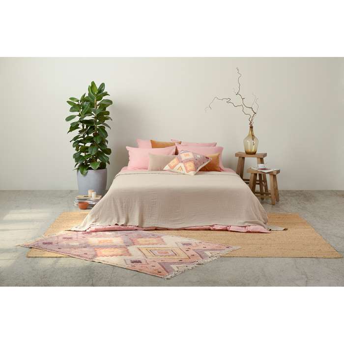 Ковер из хлопка с этническим орнаментом цвета лаванды из коллекции ethnic, 120х180 см Tkano TK21-DR0001