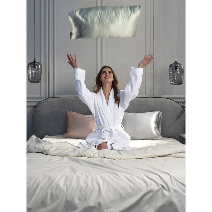 Наволочка из натурального шелка мятного цвета из коллекции Essential TKANO TK23-PC0008