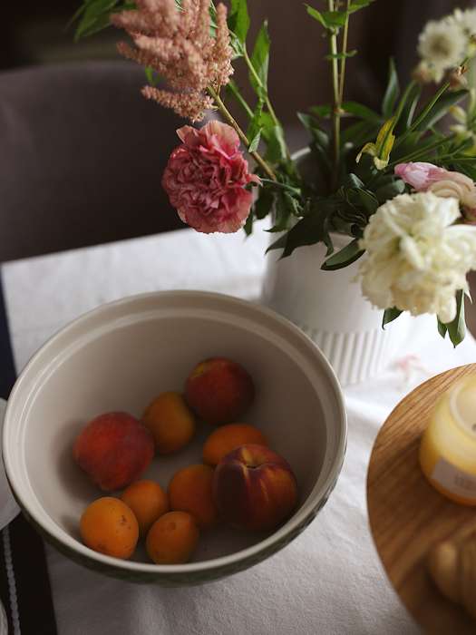 Миска зеленого цвета с рельефным узором Ягоды Тайги из коллекции russian north, 2,5 л Tkano TK22-TW_BW0011