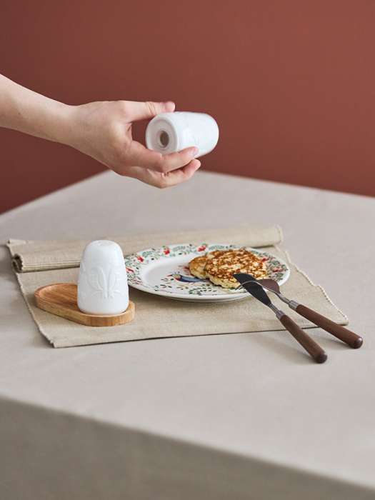 Набор для соли и перца birds of paradise на деревянной подставке Liberty Jones LJ0000341