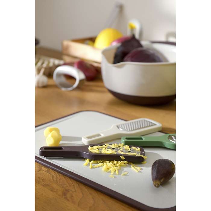 Доска разделочная из пшеничного волокна Homi, 44х30 см, светло-серая с темно-сливовым кантом SMART SOLUTIONS SS-CB-PPBL-44-30