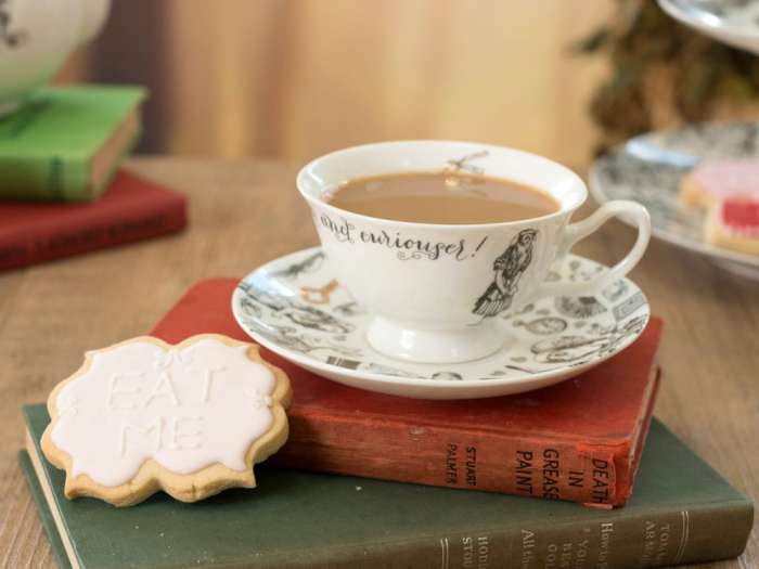 Чайная пара Алиса в Стране чудес 210 мл V&A KITCHEN CRAFT 5200018