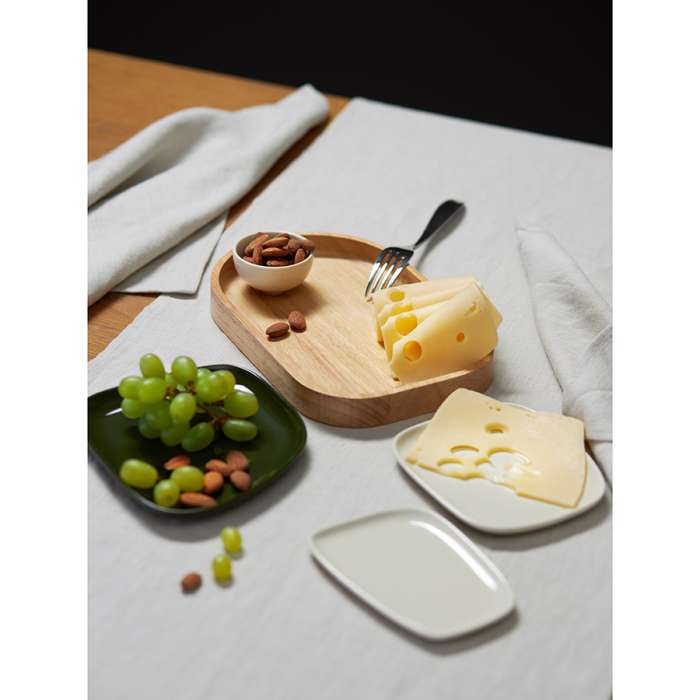 Набор из 4-х сервировочных тарелок на деревянном подносе sorrento Liberty Jones LJ0000401