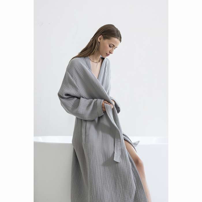 Халат из многослойного муслина серого цвета из коллекции essential, размер m Tkano TK23-BR0008