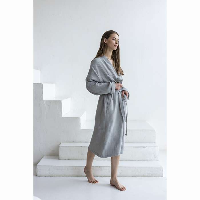 Халат из многослойного муслина серого цвета из коллекции essential, размер m Tkano TK23-BR0008