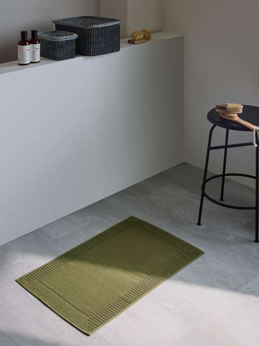Коврик для ванной с фактурным бортиком оливкового цвета из коллекции essential, 50х80 см Tkano TK26-BM0004