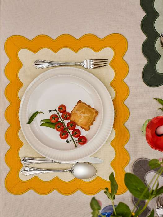 Салфетка под приборы с контрастным кантом горчичного цвета из коллекции trendy ruffles, 35х45 см Tkano TK25-PM0009