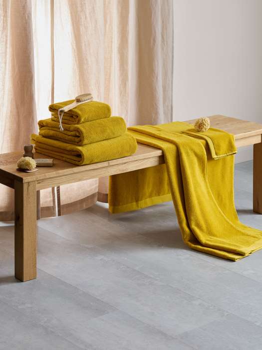 Полотенце банное цвета охры из коллекции essential, 70х140 см Tkano TK26-BT0001