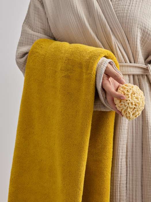 Полотенце банное цвета охры из коллекции essential, 70х140 см Tkano TK26-BT0001