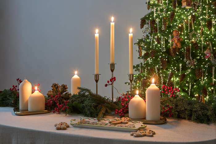 Набор из двух свечей молочно-белого цвета из коллекции edge, 24,5 см Tkano TK24-CND0011