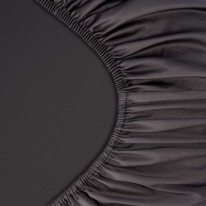 Простыня на резинке из премиального сатина темно-серого цвета из коллекции essential, 160х200х30 см Tkano TK24-FS0041
