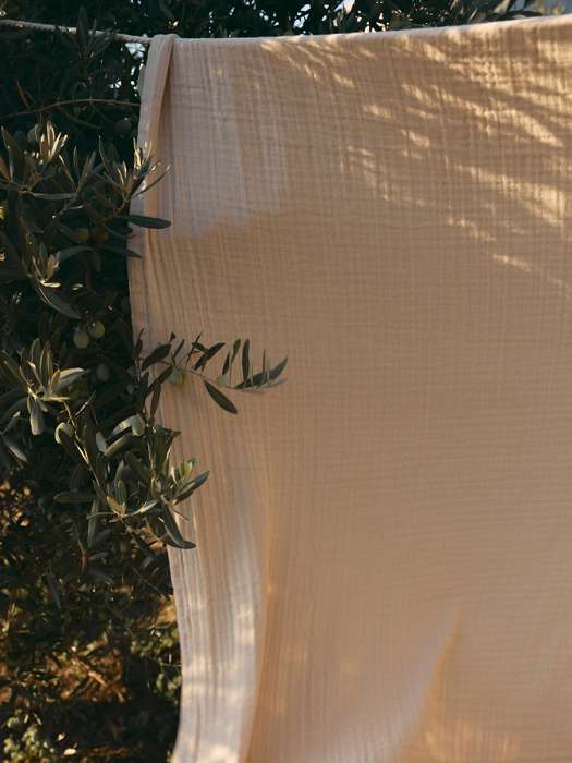 Покрывало двухстороннее из многослойного муслина цвета охры из коллекции essential, 230x250 см Tkano TK23-BS0005