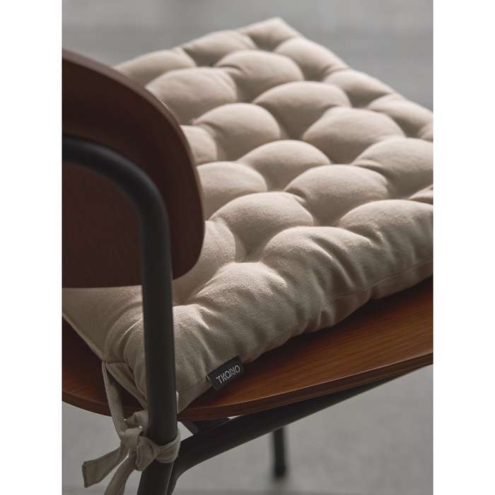 Подушка на стул из хлопка бежевого цвета из коллекции essential, 40х40 см Tkano TK24-CP0003